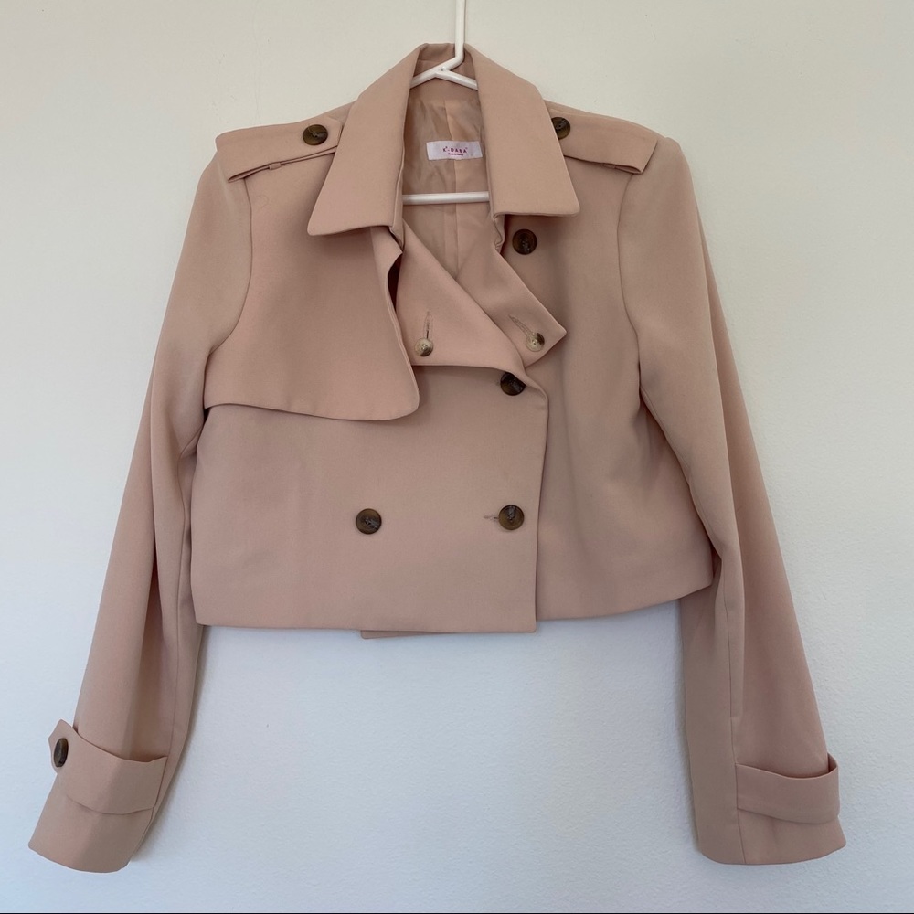 KR’DABA pink cropped trench jacket - great for spring!